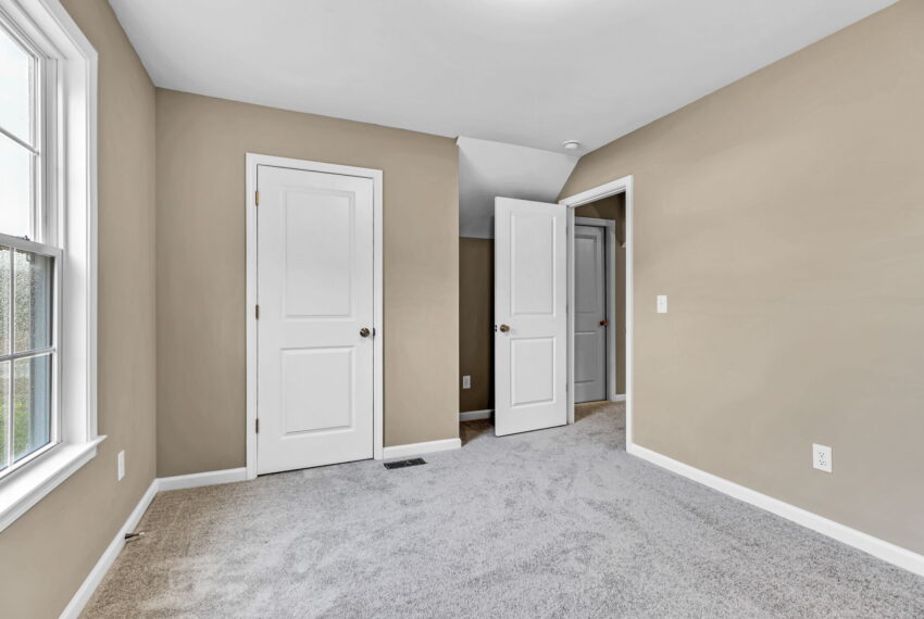 4717 Lord James Place-32