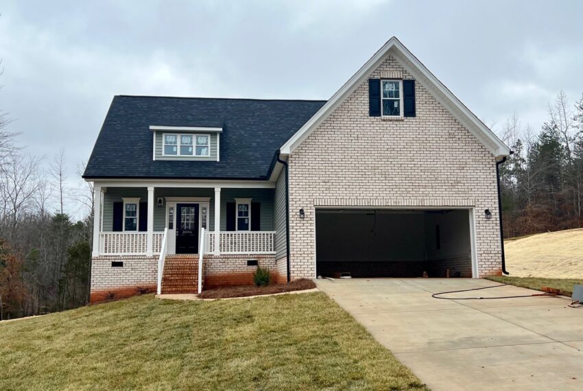 Front - 3086 Wesley Farm