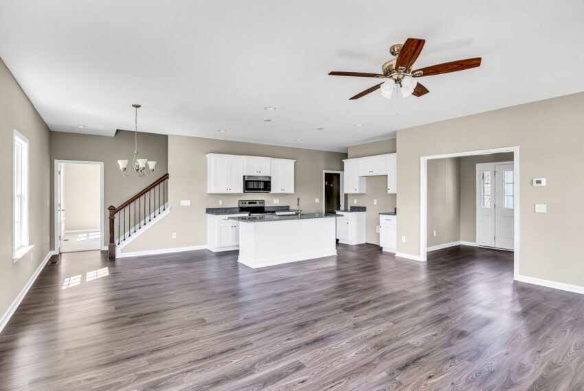 4704 Lord James Pl-11