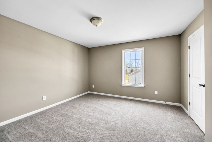 4704 Lord James Pl-13