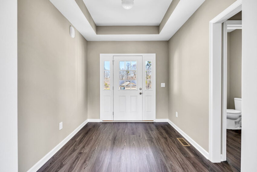 4704 Lord James Pl-6