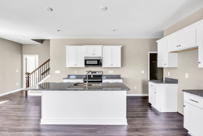 4704 Lord James Pl-7