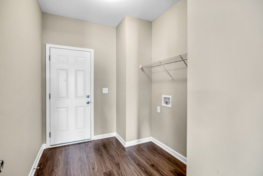 4712 Lord James Pl-12