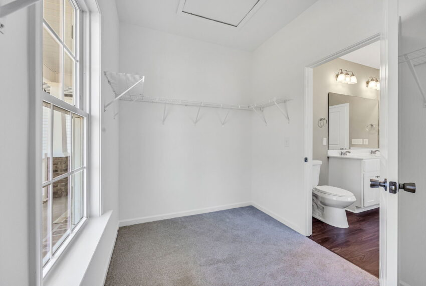 4712 Lord James Pl-17