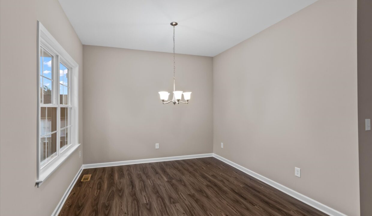 05-6067 Frye Bridge Road Dining Room 1