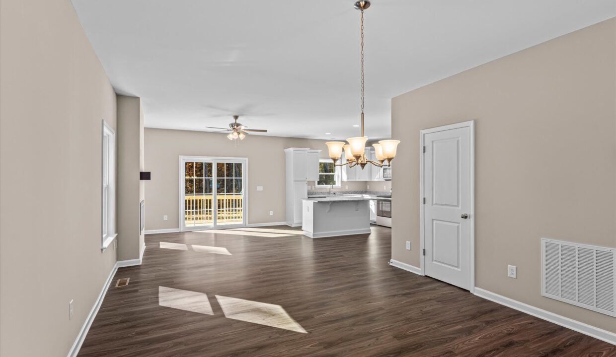 06-6049 Frye Bridge Road Dining Room 2