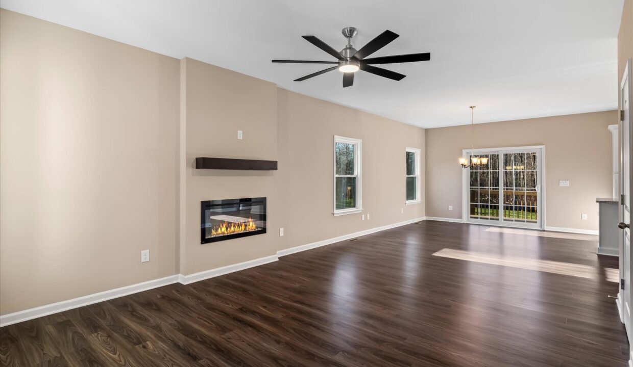 07-6049 Frye Bridge Road Great Room 1