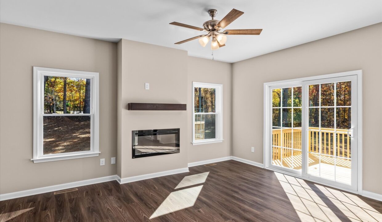 07-6049 Frye Bridge Road Great Room 1