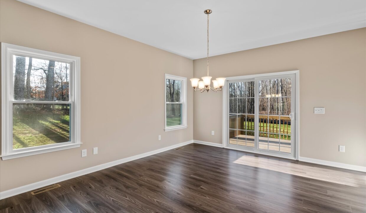 09-6049 Frye Bridge Road Dining Room 2