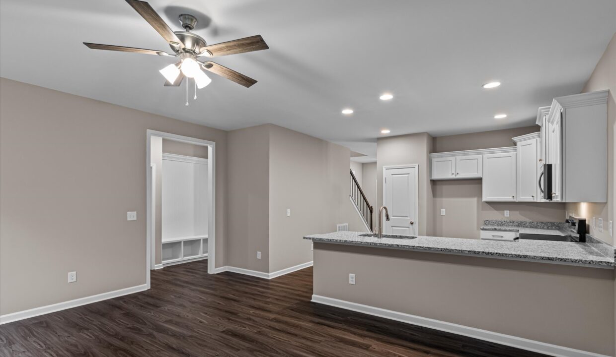 09-6067 Frye Bridge Road Great Room 3