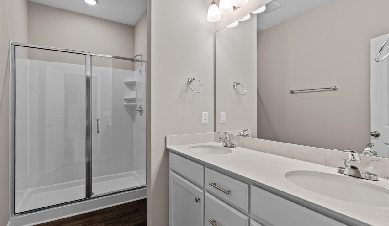 16-6067 Frye Bridge Road Primary Bedroom Bath 1