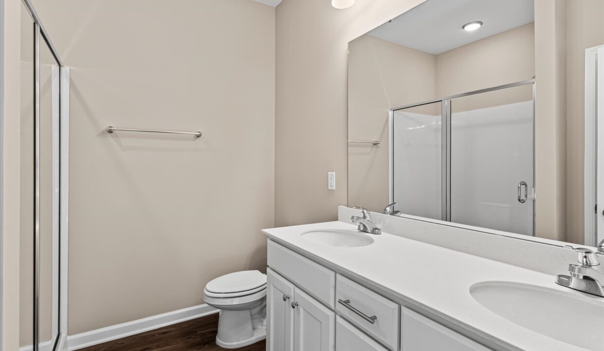 17-6049 Frye Bridge Road Primary Bedroom Bath 1