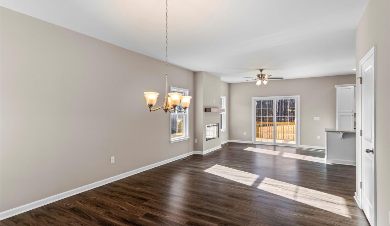 07-6061 Frye Bridge Road Dining Room 1