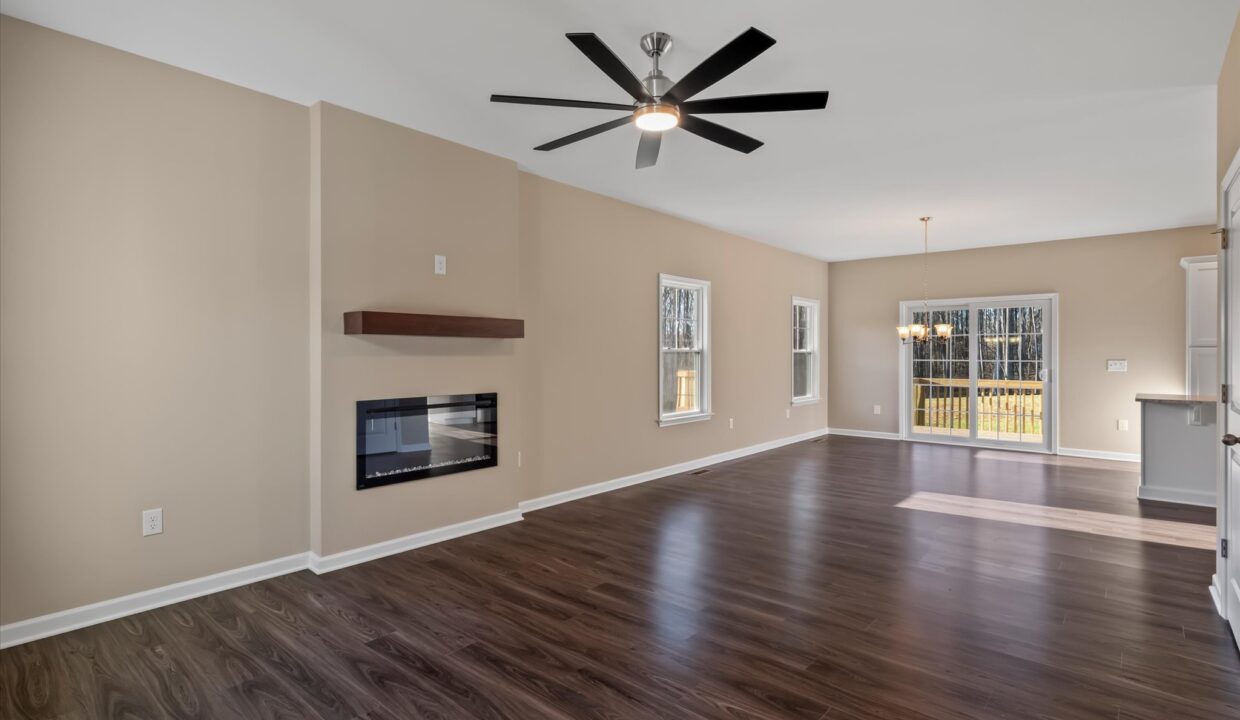 08-6061 Frye Bridge Road Great Room UnStaged 1