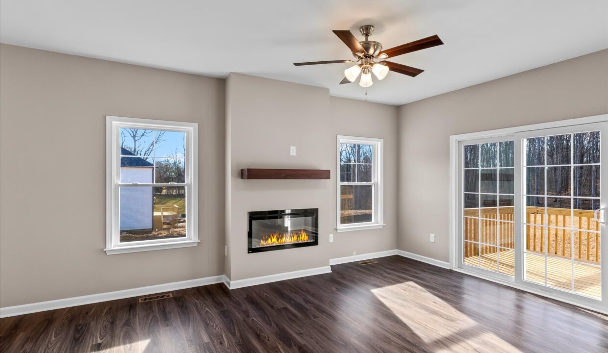 10-6061 Frye Bridge Road Great Room 1