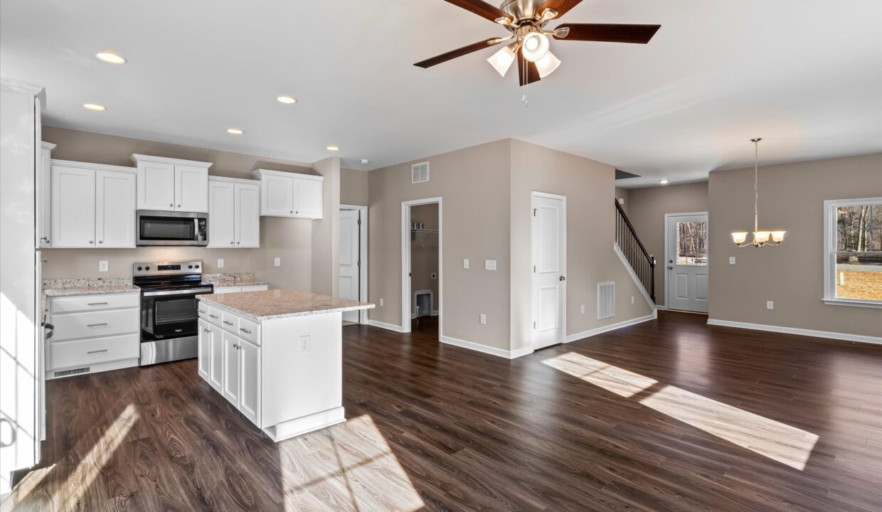 13-6061 Frye Bridge Road Great Room 4