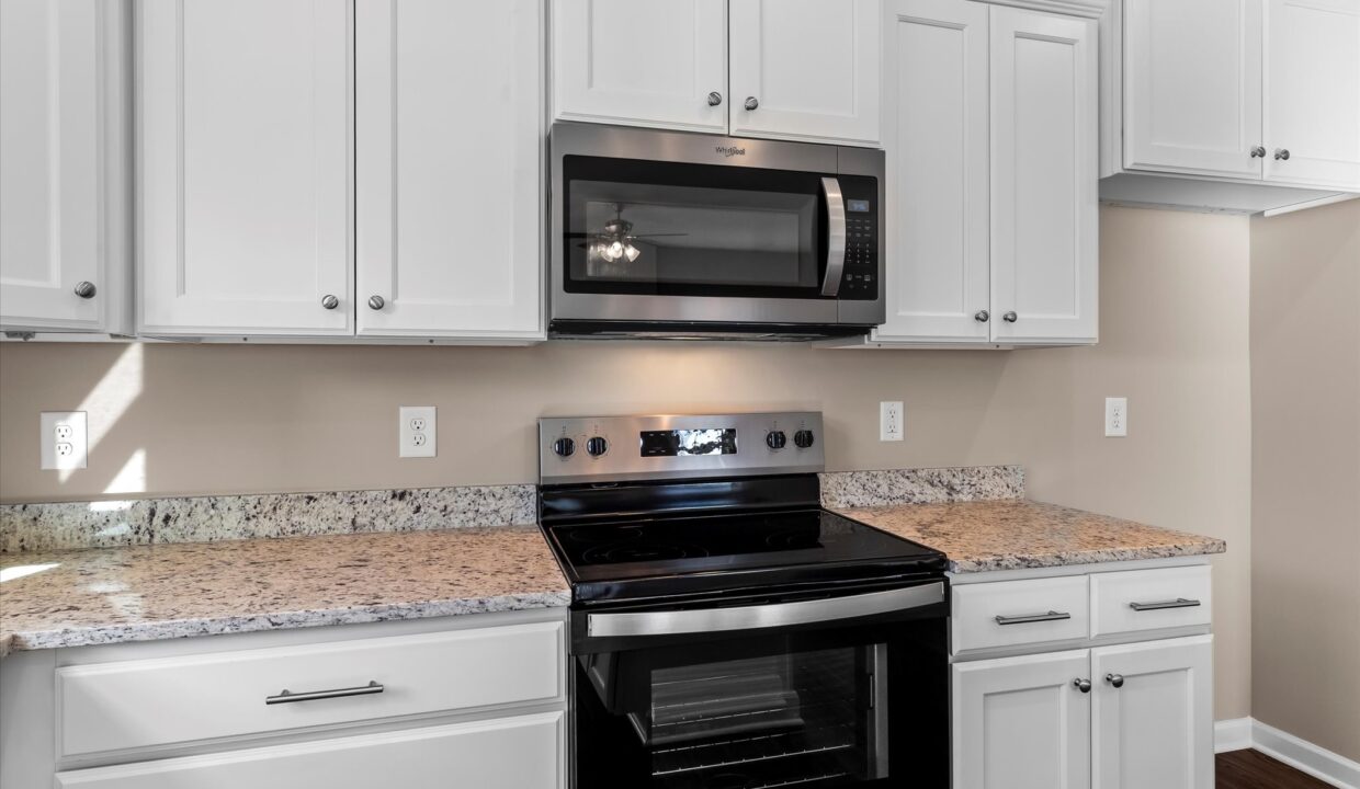 15-6061 Frye Bridge Road Kitchen 2