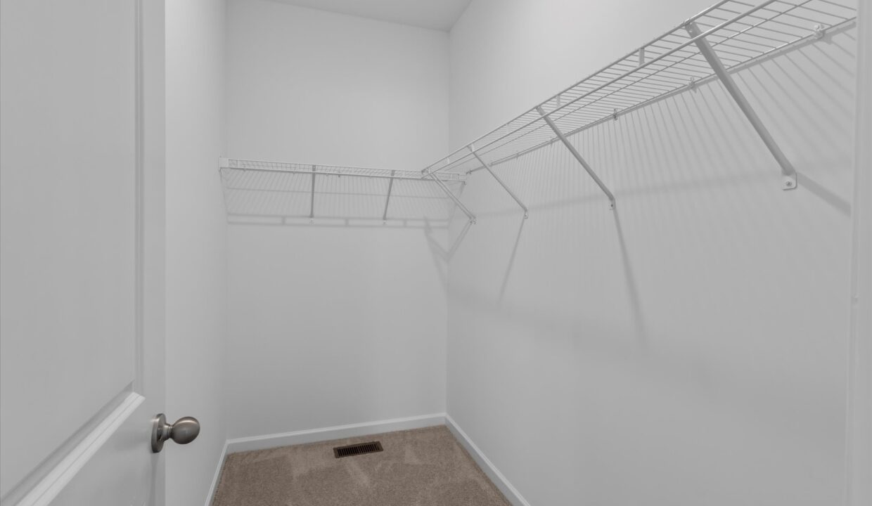 21-6061 Frye Bridge Road Primary Bedroom Closet