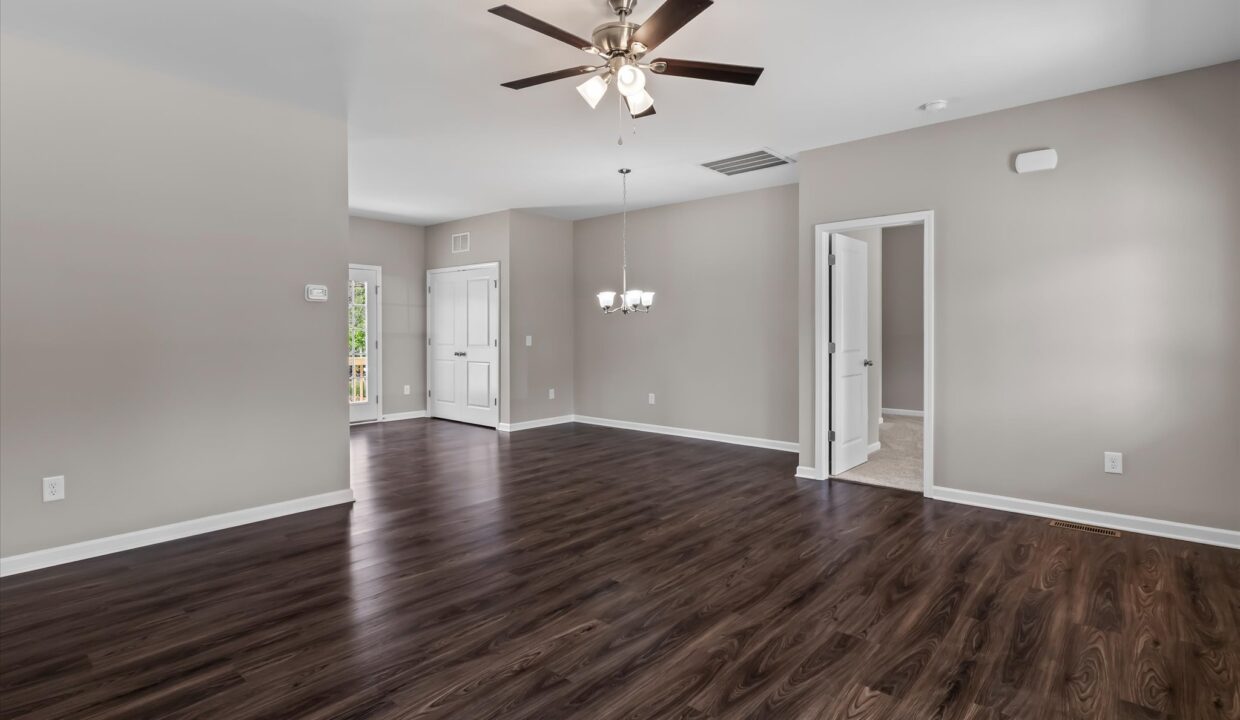 09-112 Vogler Drive Great Room 5