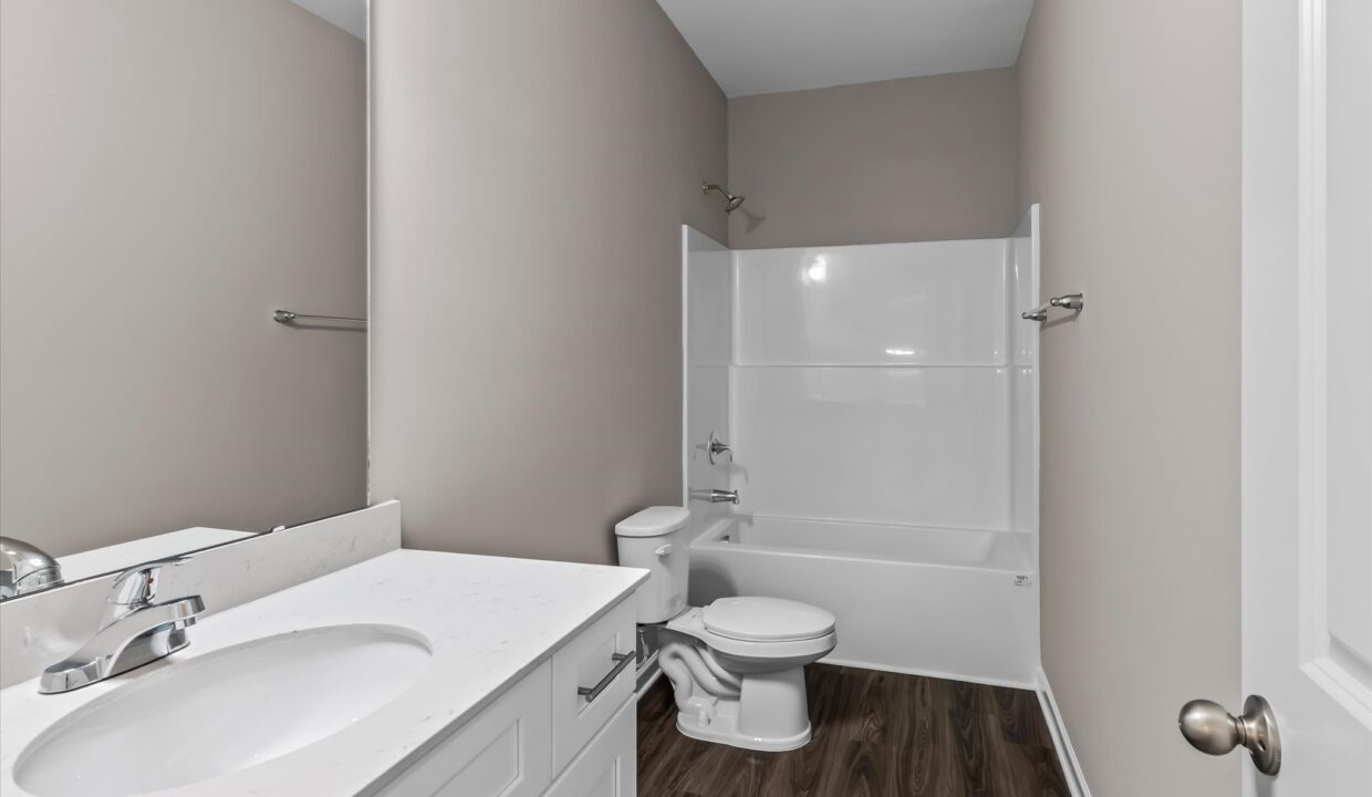 23-112 Vogler Drive Hall Bath