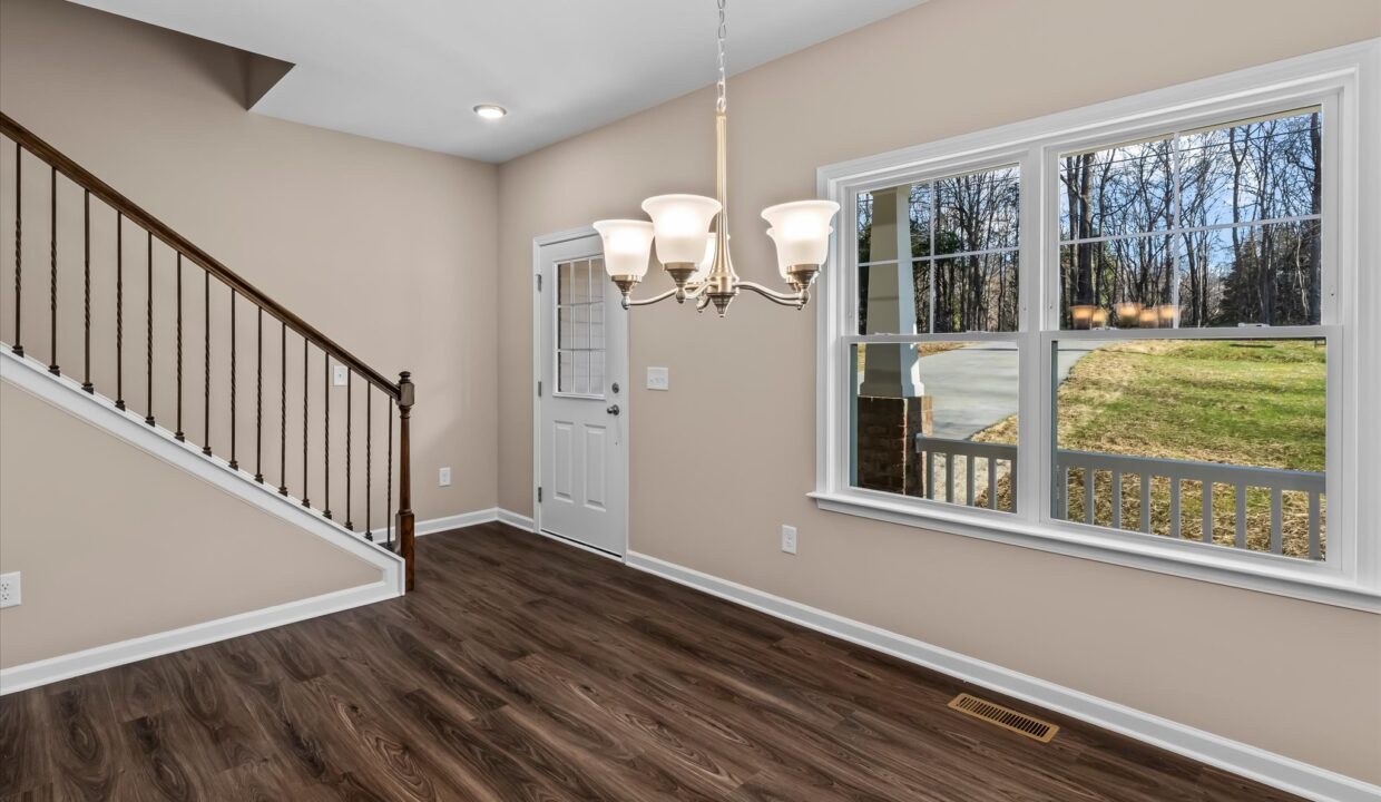 08-6055 Frye Bridge Road Dining Room 2