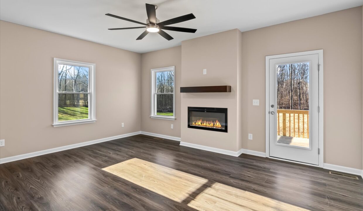 09-6055 Frye Bridge Road Great Room 1