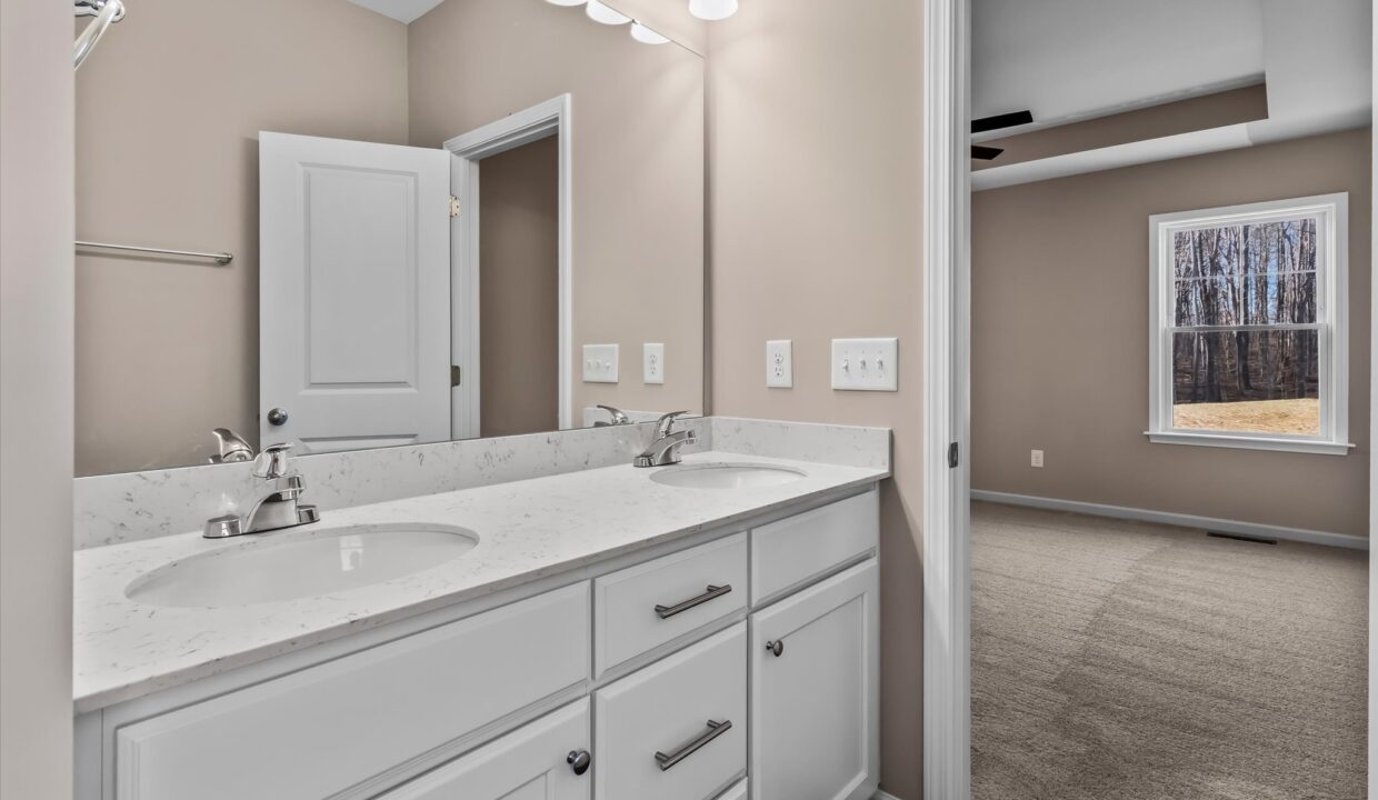 23-6055 Frye Bridge Road Primary Bedroom Bath 2