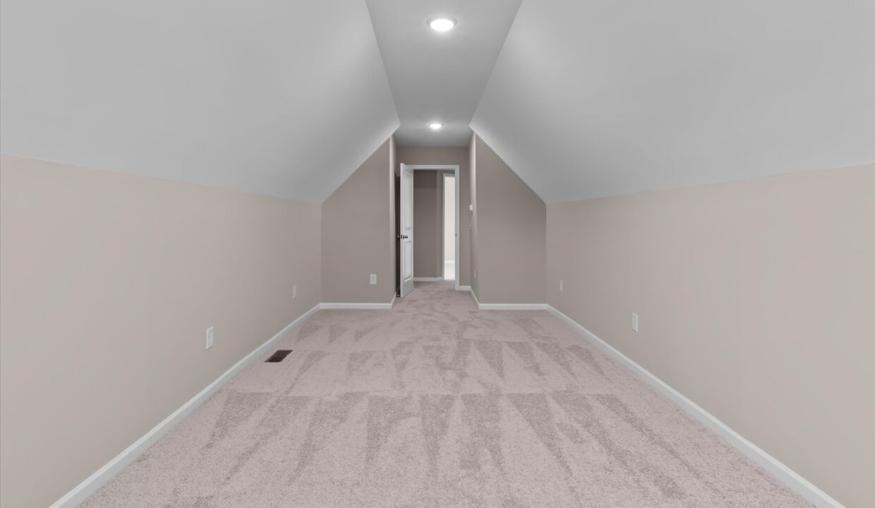 26-7104 Lukes Court Bonus Room 3