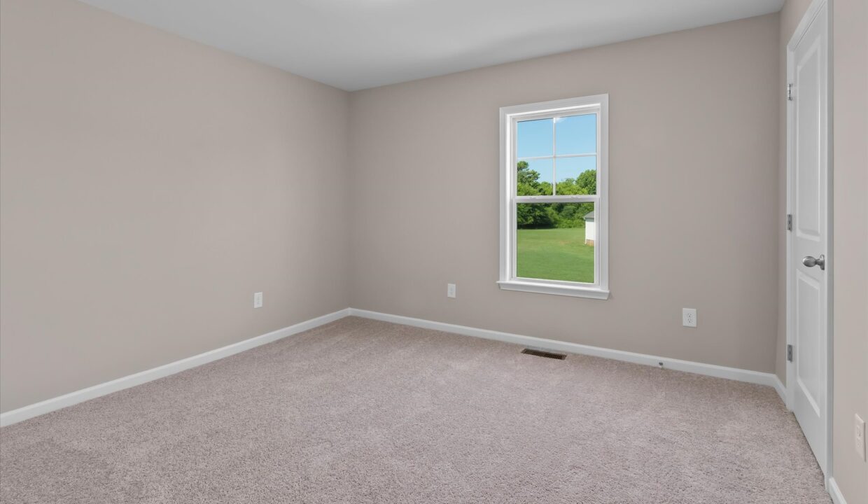 28-7104 Lukes Court Bedroom 3 1