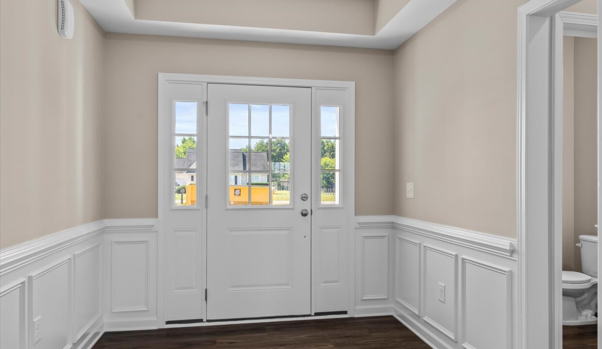 04-6803 McPherson Clay Road Foyer 1