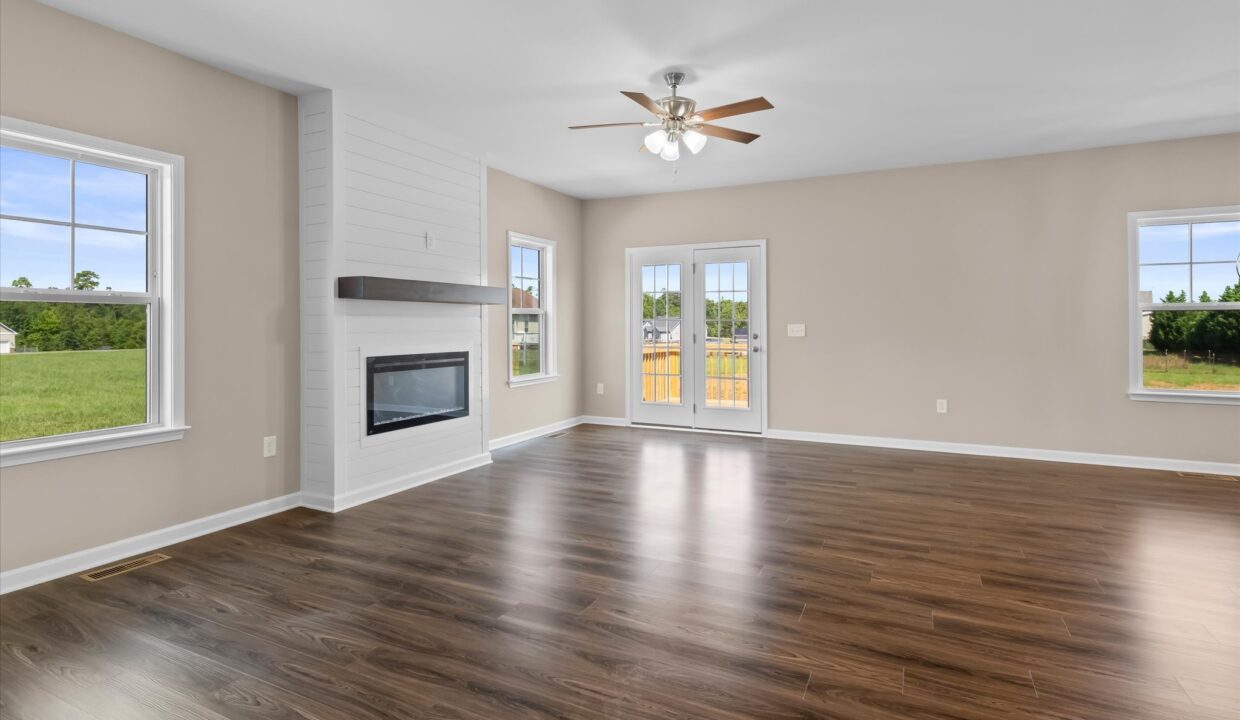 06-6803 McPherson Clay Road Great Room 1