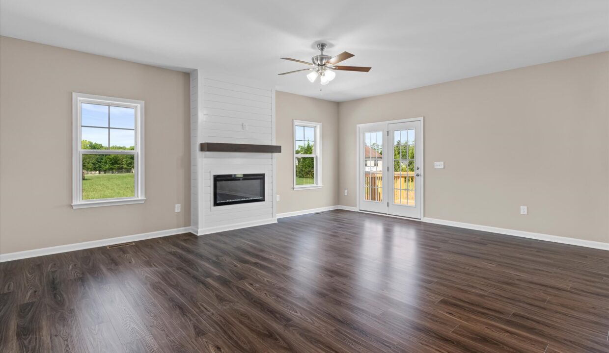 07-6803 McPherson Clay Road Great Room 2