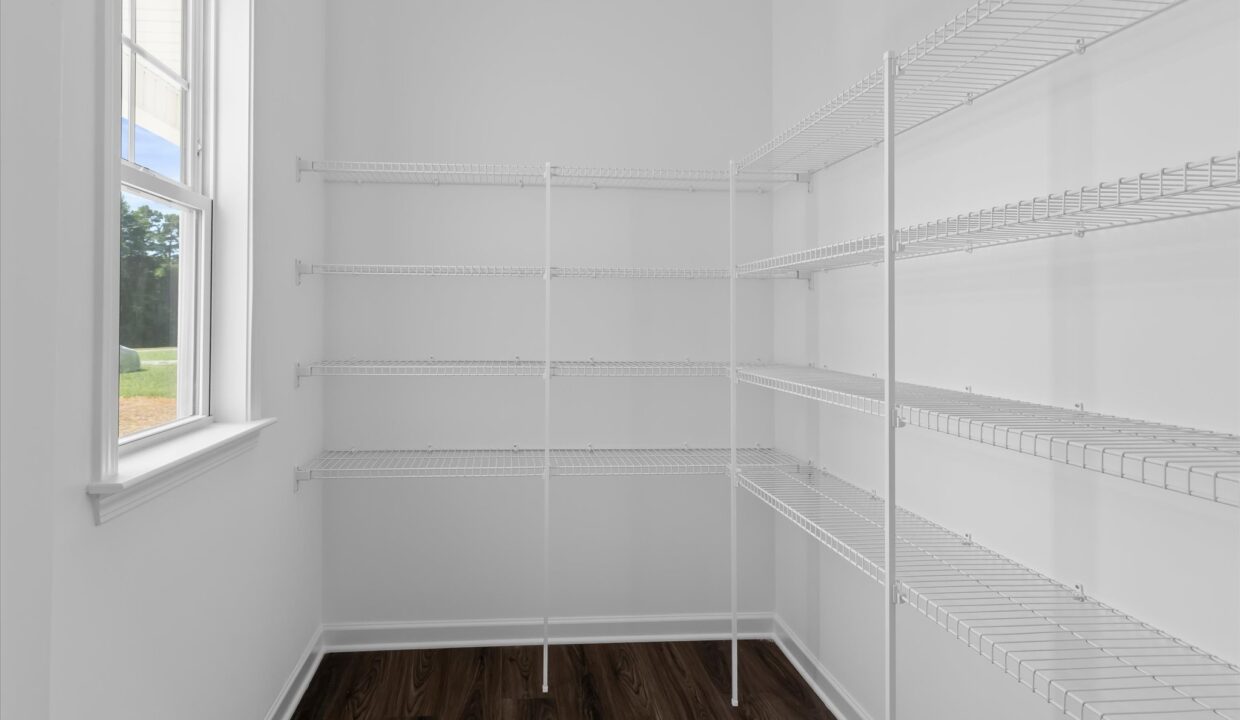 15-6803 McPherson Clay Road Pantry