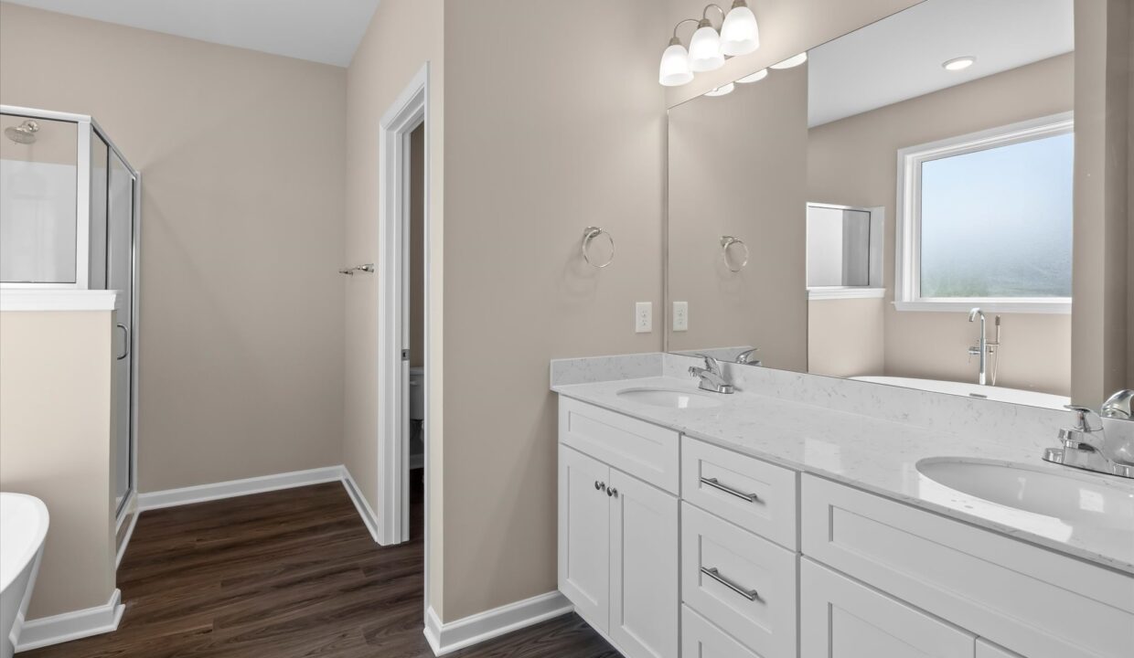 23-6803 McPherson Clay Road Primary Bedroom Bath 1